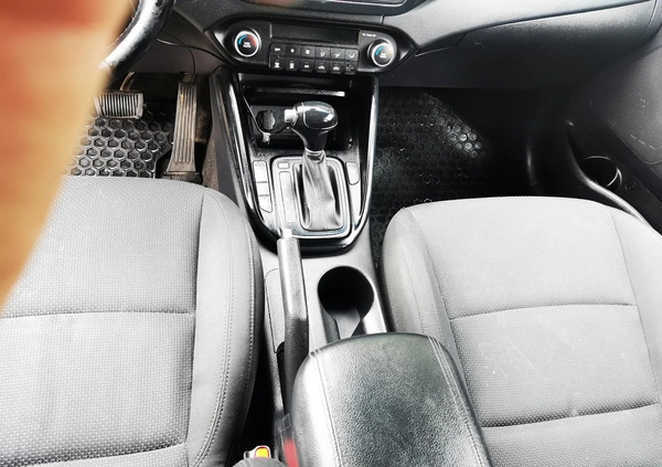 Kia Carens cena 45900 przebieg: 137000, rok produkcji 2015 z Szczecin małe 106